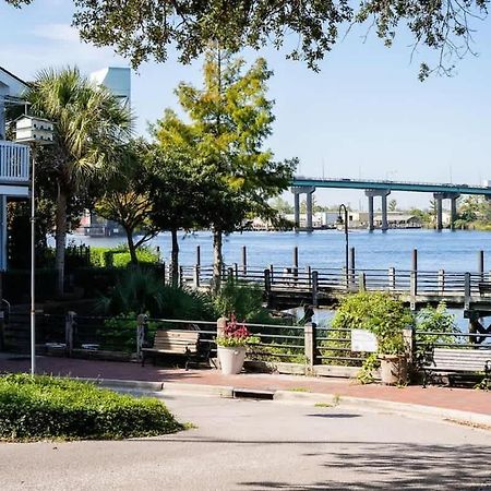 Riverwalk 118 - River & Battleship Views Wilmington Bagian luar foto