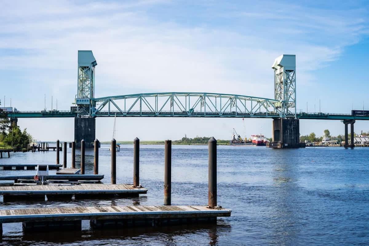 Riverwalk 118 - River & Battleship Views Wilmington Bagian luar foto