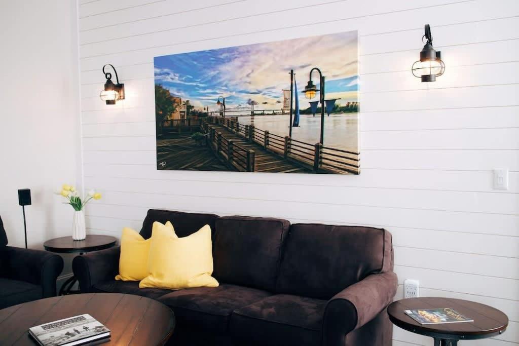 Riverwalk 118 - River & Battleship Views Wilmington Bagian luar foto
